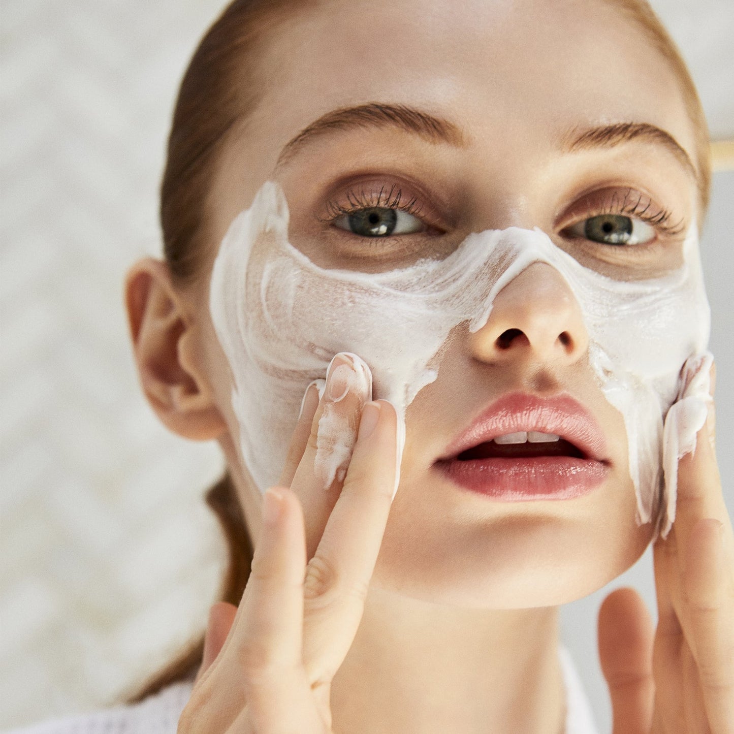 Clé de Peau Beauté Softening Cleansing Foam