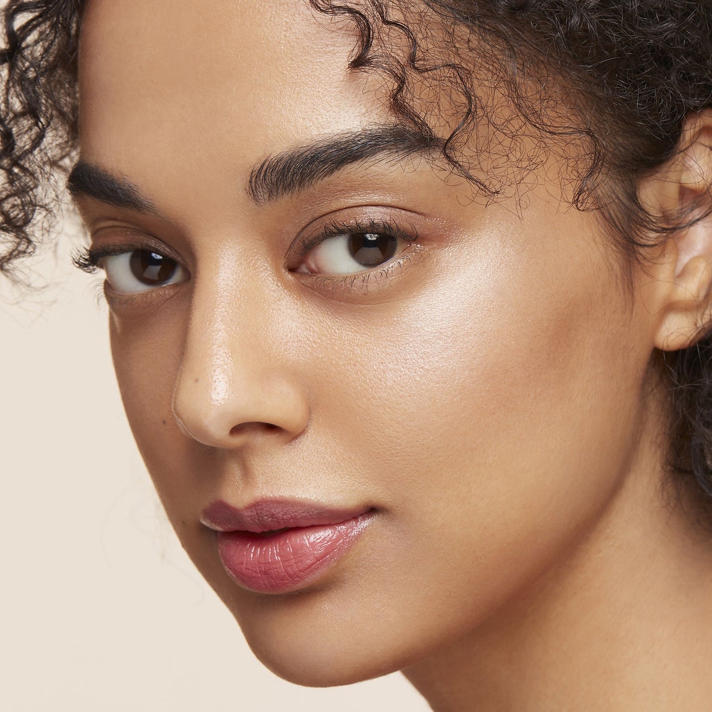 Clé de Peau Beauté The Luminizing Face Enhancer