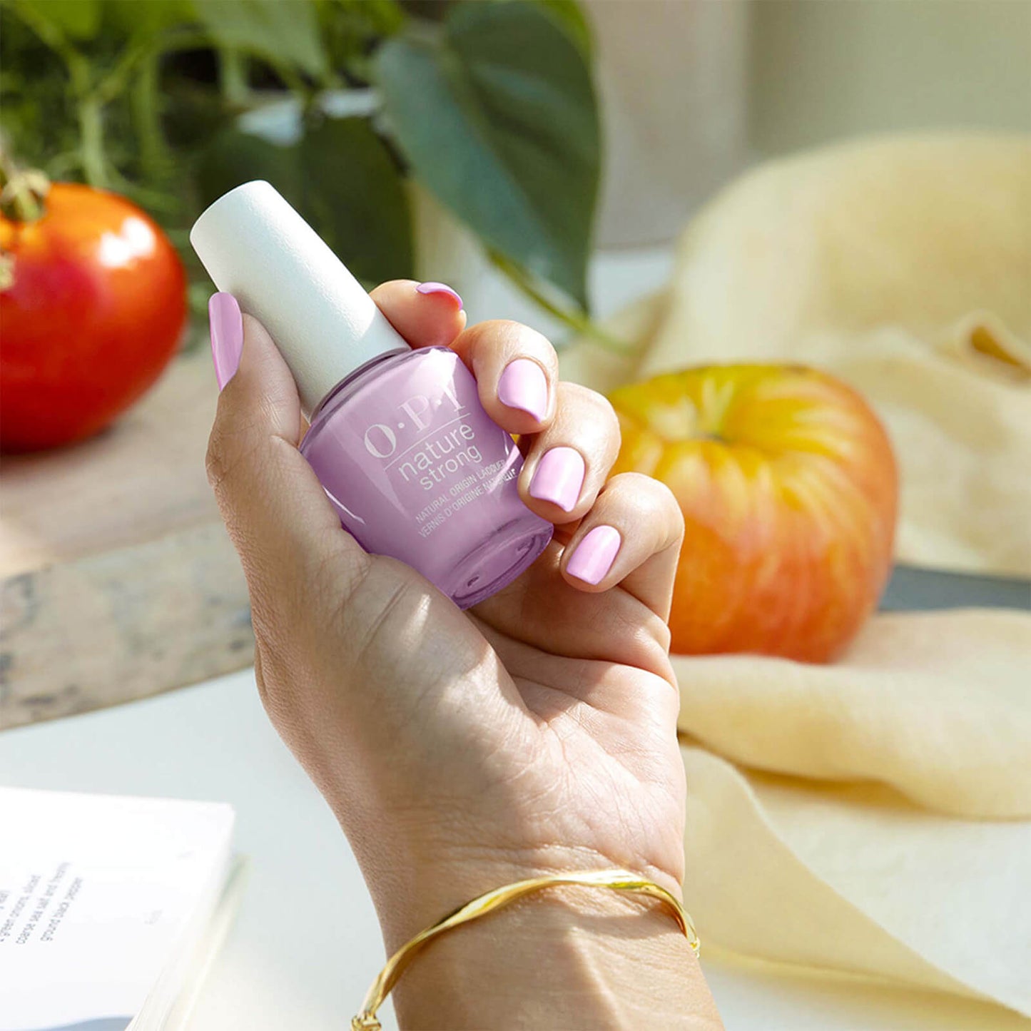 OPI Nature Strong Nagellak