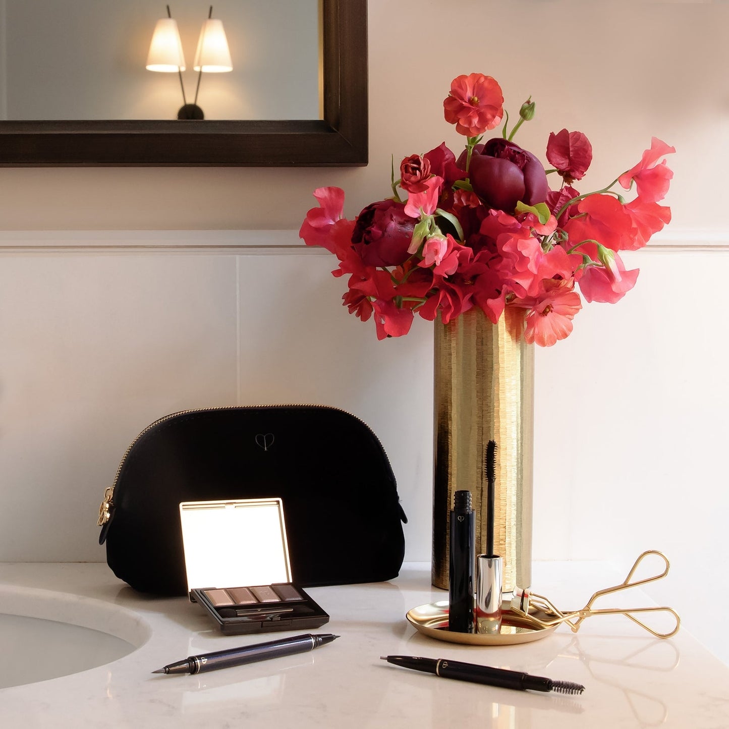 Clé de Peau Beauté Intensifying Liquid Eyeliner