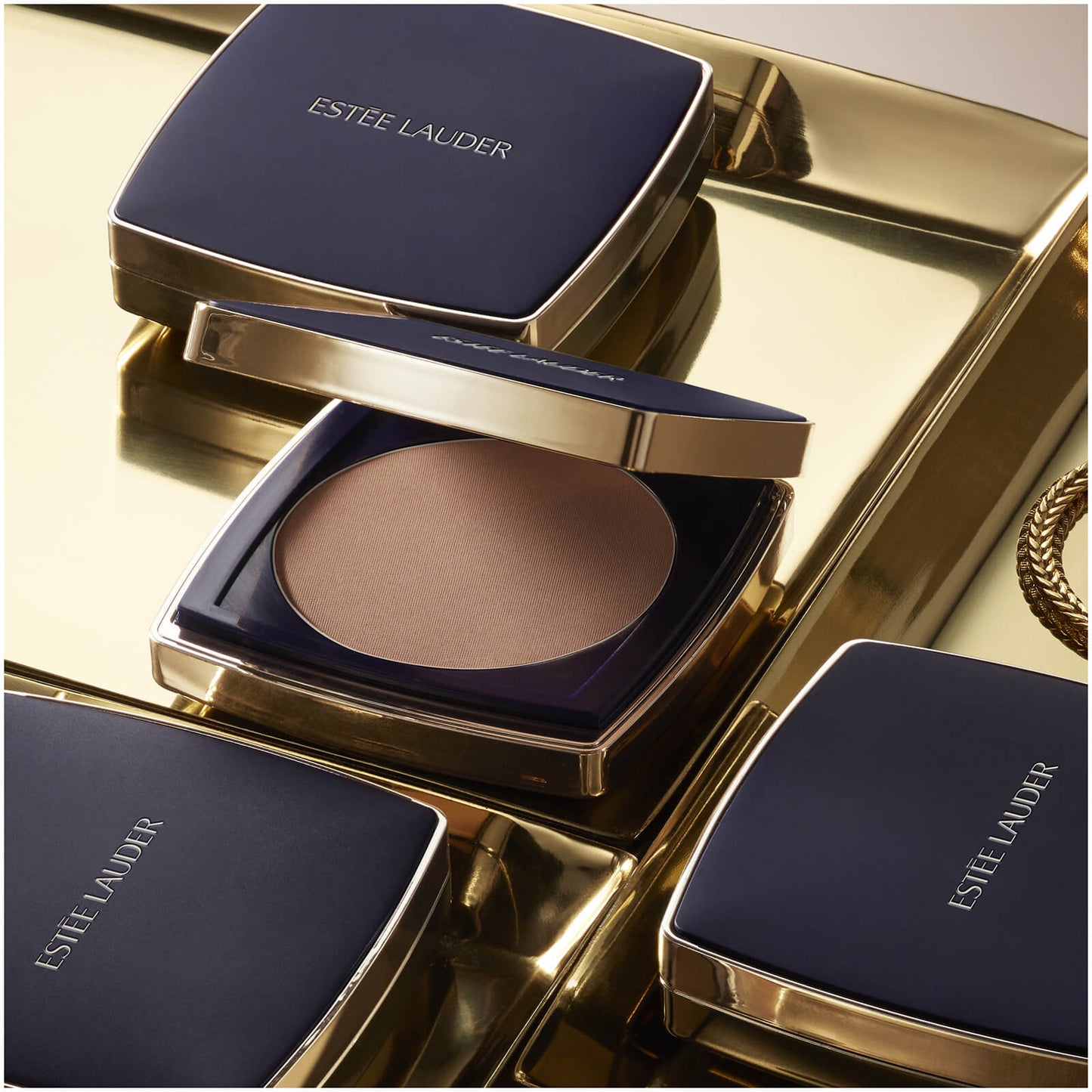 Estée Lauder Double Wear Stay-in-Place Matte Powder Foundation SPF 10