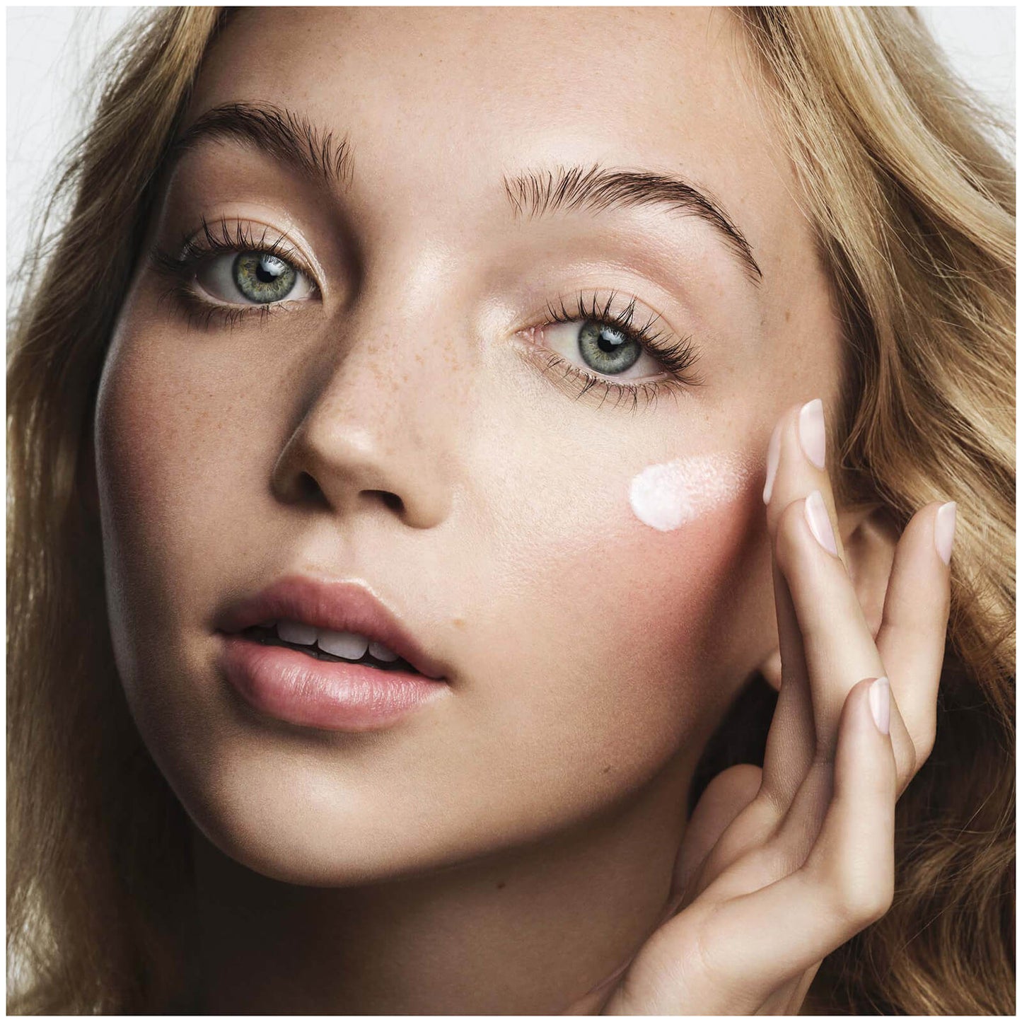 MAC Radiance Dew Drench All-Day Hydrating Primer