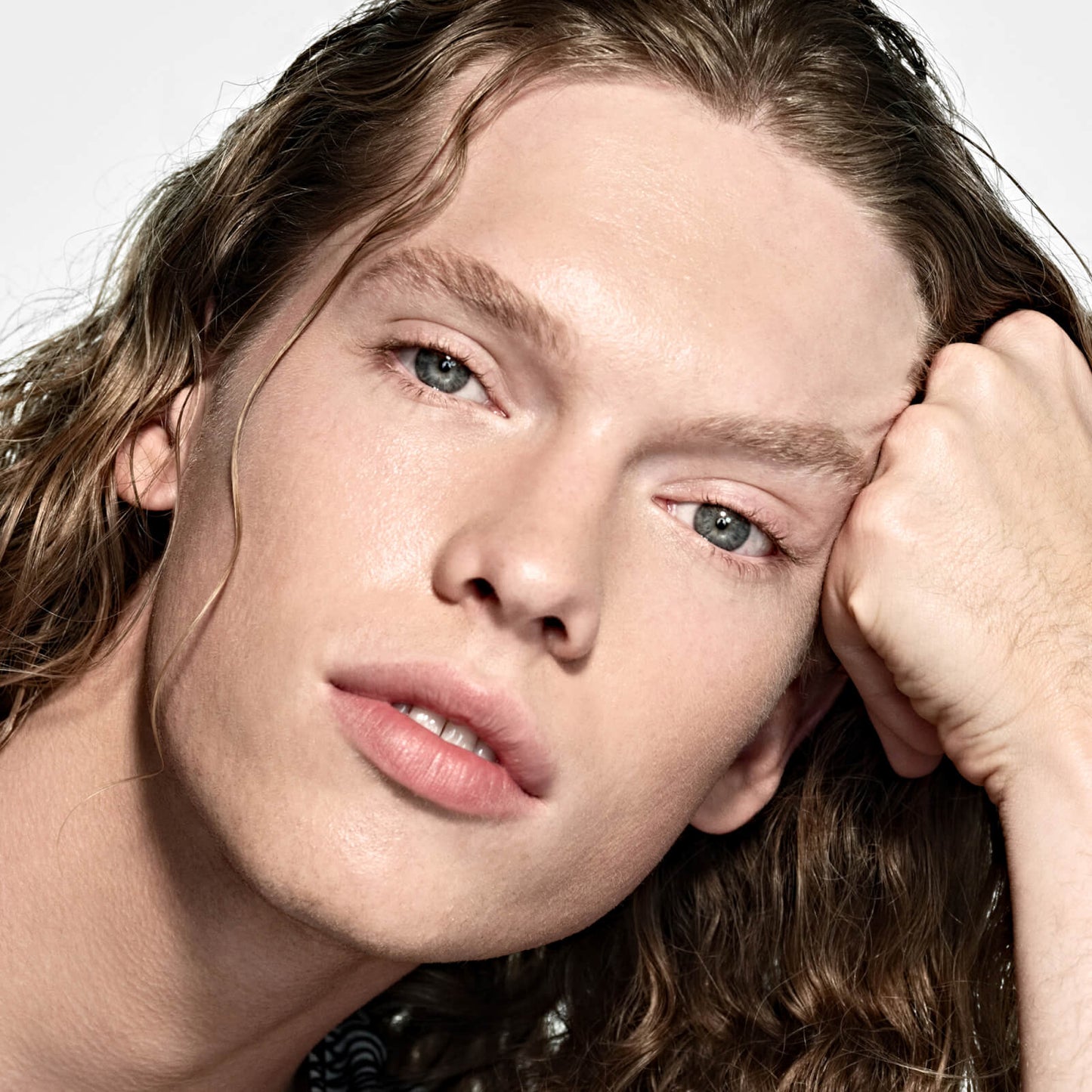 Smashbox Halo Healthy Glow All-in-One Tinted Moisturizer SPF25