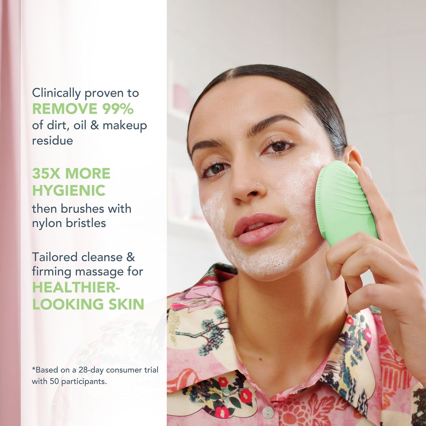 FOREO LUNA™ 4 Gezichtsreiniger en massager voor gecombineerde huid